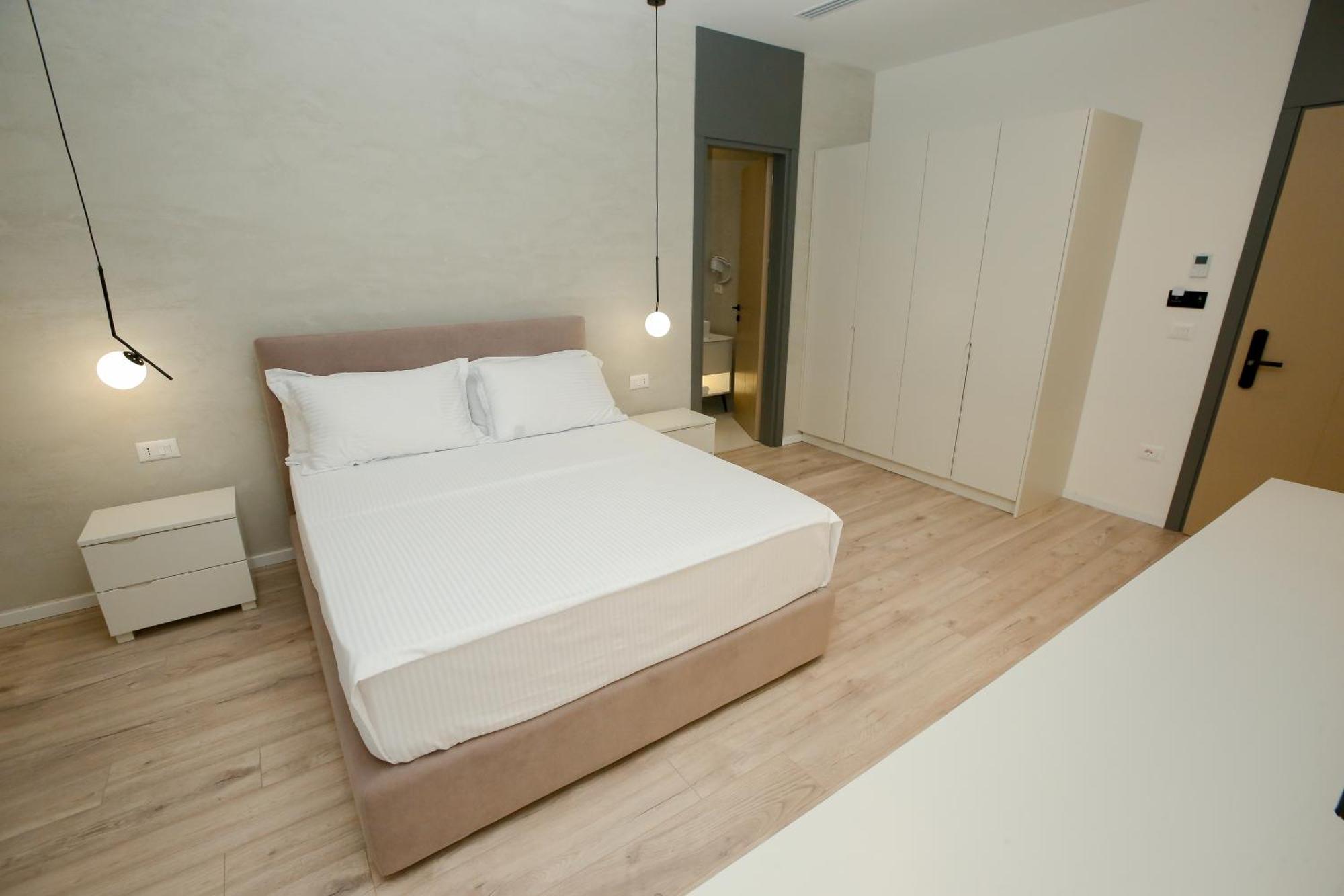 Nos Luxury Rooms Shkodër Exteriör bild